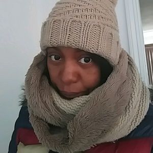 Meet your Posher, Lenore